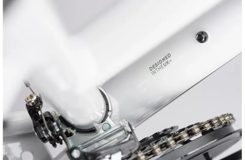 Ridgeback Motion Open Frame Ladies Hybrid Bike In White-8