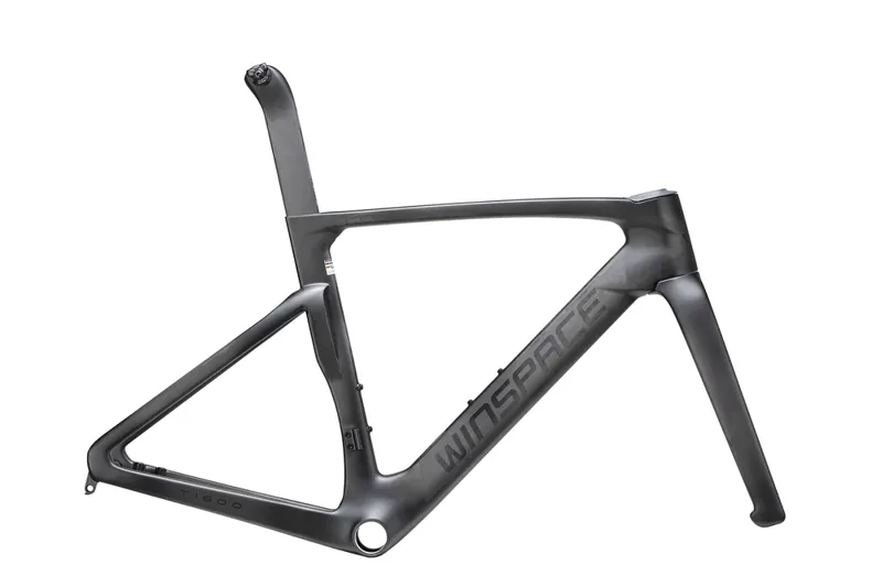 Winspace T1600 Superlight Carbon Black