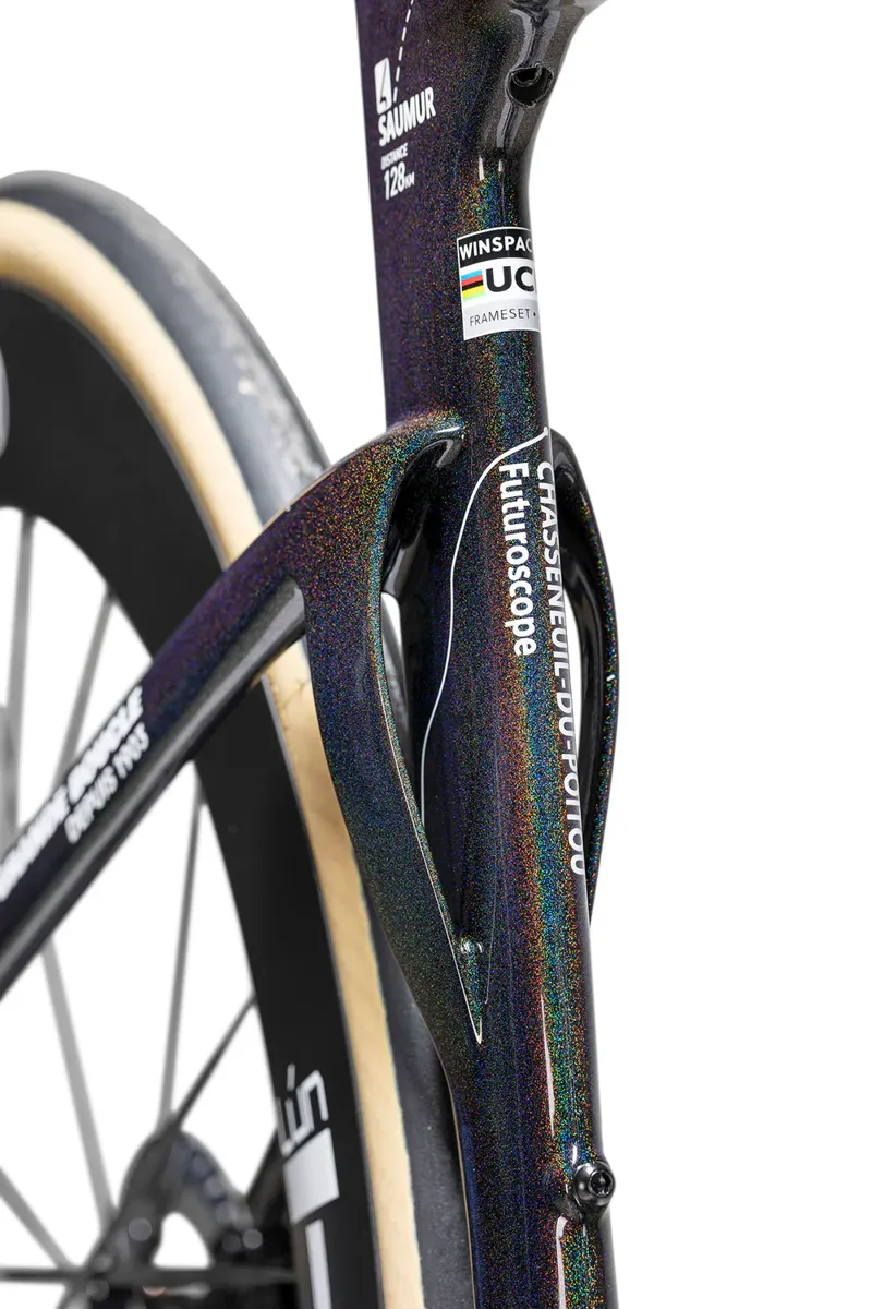 Winspace T1600 Superlight Carbon Black-6